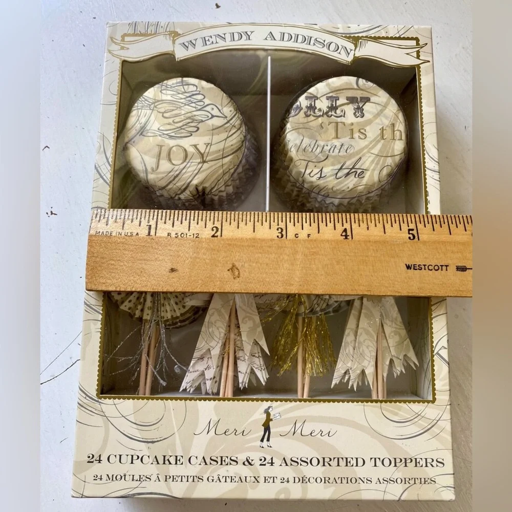 Wendy Addison Cupcake Cases and Toppers Decorating Kit Flags Cupcake Papers